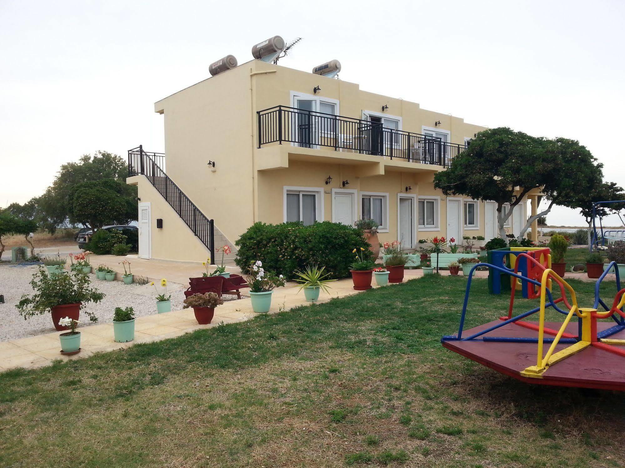Baladinos Apartments Йеранион Экстерьер фото